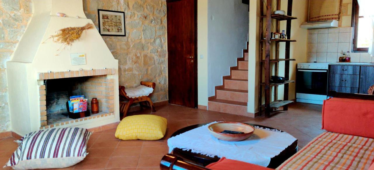Ville Du Soleil - Exclusive Homes With Rustic Charm And Sensational Views Of The Mediterranean Sea Makrýgialos エクステリア 写真