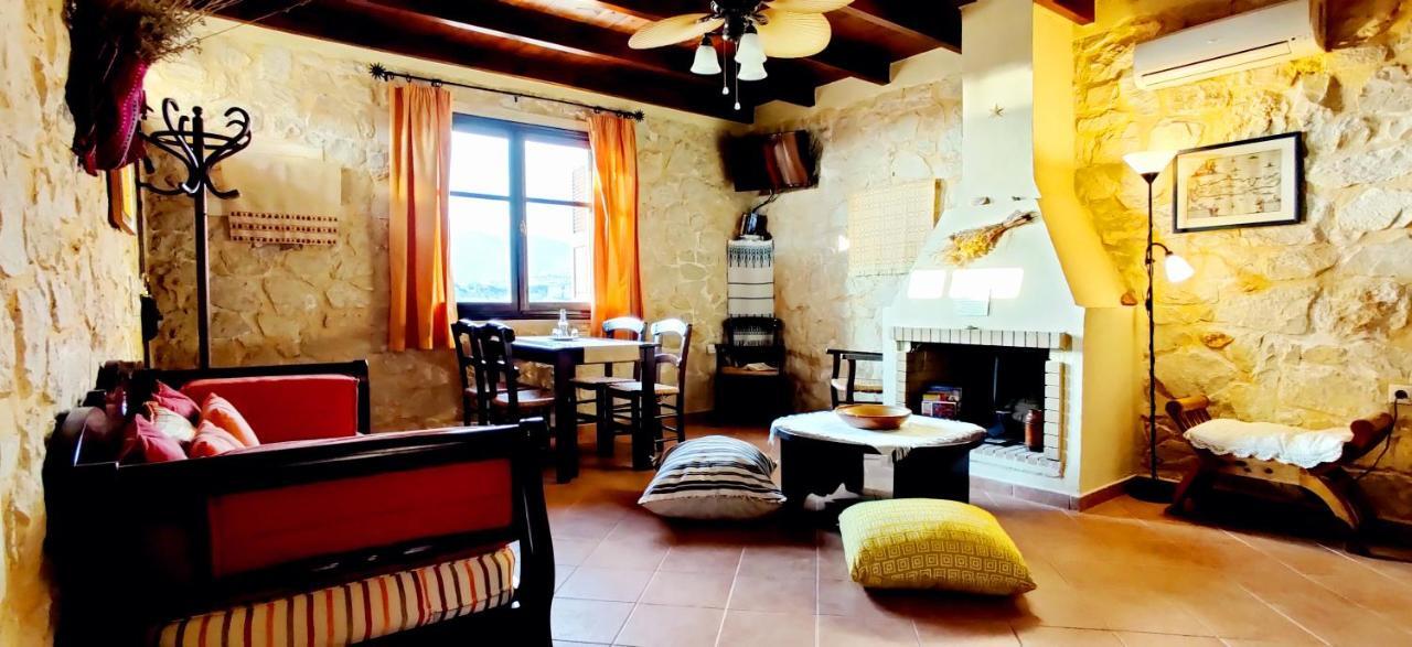 Ville Du Soleil - Exclusive Homes With Rustic Charm And Sensational Views Of The Mediterranean Sea Makrýgialos エクステリア 写真